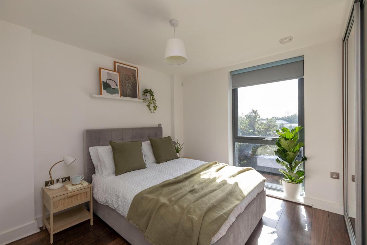 Modern Luxe Apt Just 10 Mins From Tower Bridge! Easy Access To Tube And Bus London Kültér fotó