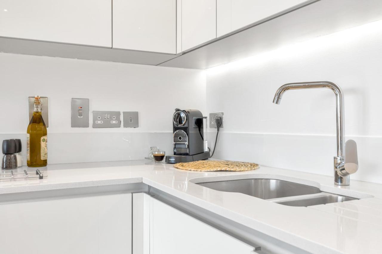 Modern Luxe Apt Just 10 Mins From Tower Bridge! Easy Access To Tube And Bus London Kültér fotó